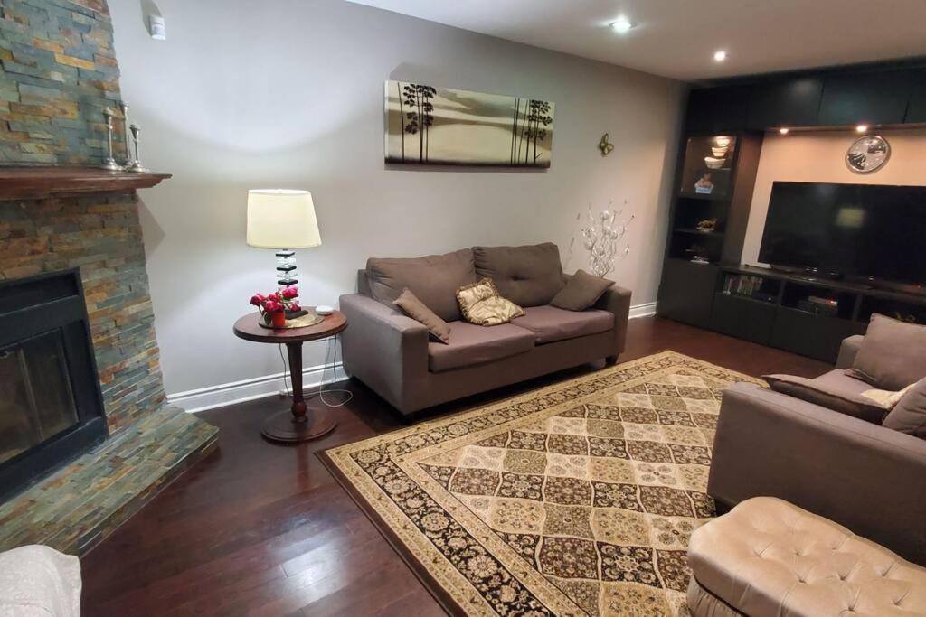 Appartamento Beautiful House In Mississauga Esterno foto